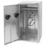Armoire � selle d�montable galvanis�e, 2 emplacements de selle, 2 porte - brides et 1 �tag�re.