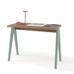 Bureau, modle colmar, en mlamine avec pieds en htre massif laqus. noyer et vert