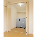 Cabinet extrieure ou interne polyvalent, armoire basse avec 2 portes et 1 tagre en polypropylne, ...