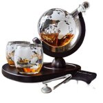 Carafe avec deux verres et plateau - navire en globe