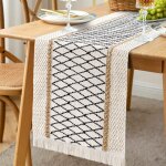 Chemin de table en macram� - style boh�me - avec pompons - en coton et toile de jute tiss� � la main ...