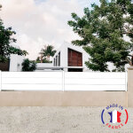 Clôture aluminium 3 lames modèle plein en kit - 2 éléments dimensions l4154 mm (poteaux compris) x h660 ... Clôture aluminium 3 lames modèle plein en kit - 2 éléments dimensions l4154 mm (poteaux compris) x h660 ...