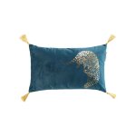 Douceur d'int�rieur - coussin d�houssable en velours avec pompons et imprim� jaguar metallis� baguera ...