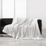 Douceur d'intérieur - plaid 125x150 cm - imitation fourrure / sherpa - blanc Douceur d'intérieur - plaid 125x150 cm - imitation fourrure / sherpa - blanc