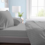 Feuille compl�te en microfibre douce couleur unie ray� rasatello gris clair double 2 carr�s sans repassage ...