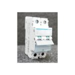 Disjoncteur 50a 2p courbe b 2 modules 6 - 10ka bornes � vis pour pose sur rail din modulaire hager