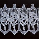 Brise bise macram� au bouquet fleuri blanc 30x45 cm