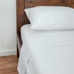 Homescapes drap plat blanc en flanelle 180 g / m� - 180 x 260 cm