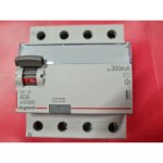 Interrupteur diffrentiel dx - id arrive haute et dpart bas  vis - 4p 400v 40a typeac 300ma - 4 modules ...