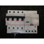 Legrand - disjoncteur diffrentiel monobloc dx6000 10ka arrive haute et dpart bas  vis 4p 400v - ...