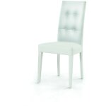 Lot de 2 chaises en simili cuir blanc avec boutons et des pieds en bois