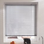 Madecostore - store vnitien micro - perfor aluminium 25mm - gris - l100 x h175cm