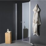 Porte de douche anti - panique de 70 cm avec ouverture battante saloon Porte de douche anti - panique de 70 cm avec ouverture battante saloon