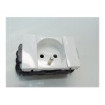 Prise 2p + t 16a blanche format 45mm à clipsage direct pour goulotte raccordement latéral prog mosaic ... Prise 2p + t 16a blanche format 45mm à clipsage direct pour goulotte raccordement latéral prog mosaic ...