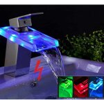 Robinet lectrique, robinet de salle de bain  cascade en verre clair par led avec clairage  3 couleurs ...