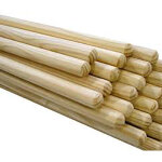 Manche  balais en bois naturel 1. 4m ( prix pour 1 )