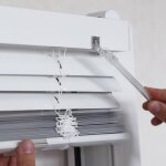 Madecostore - store v�nitien aluminium automatique 25mm sans percer - blanc - l52 x h160cm