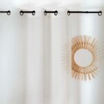 Voilage délicat à fines rayures et pompons beige 140x280 cm Voilage délicat à fines rayures et pompons beige 140x280 cm