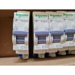 12 d'clic xe c 10a 1p + n schneider 18725 , disjoncteur embrochable