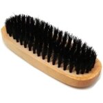 Brosse � chaussures en bois ? 14x5x3 cm ? poils noirs semi - durs ? entretien cuir, daim, nubuck ? brosse ...