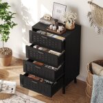 Commode 55x40x95 cm, avec 4 tiroirs en osier, large surface de travail, poign�es m�talliques noires, ...