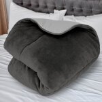 Soleil d ocre - couette doublée polaire microfibre 240x260 cm bicolore gris et anthracite, par soleil ... Soleil d ocre - couette doublée polaire microfibre 240x260 cm bicolore gris et anthracite, par soleil ...