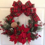 Couronne de nol 30cm ruban plaid rouge et noir avec grandes fleurs rouges, couronne de nol dcoration ...