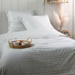 Couvre lit boutis r�versible 260x240 avec 2 taies coloris naturel