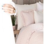 Couvre - lit décoratif rose verona à volants 220 x 240 cm - accessoire de chambre romantique Couvre - lit décoratif rose verona à volants 220 x 240 cm - accessoire de chambre romantique