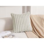 Deco in paris - coussin carr� en velours c�tel� effet fourrure beige 45x45 cm