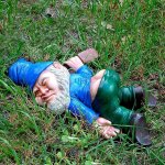 Dr�le ivre jardin figurine, de jardinage miniature statue, r�sine bi�re elfe nain ornements de pelouse ...
