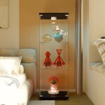 Eifson - vitrine en verre éclairée led 42x36x125 cm, avec porte et 3 étagères, porte simple, autoportante, ... Eifson - vitrine en verre éclairée led 42x36x125 cm, avec porte et 3 étagères, porte simple, autoportante, ...