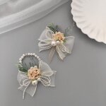 Ensemble de 2 corsages de poignet et boutonnières avec fleurs de bal Ensemble de 2 corsages de poignet et boutonnières avec fleurs de bal