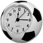 Horloge num�rique pour bureau, r�veil silencieux en forme de football, r�veil �lectronique cr�atif en ...