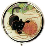 Boite pilulier chaton