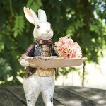 Lapin valet blanc plateau rsine 17x14x30cm