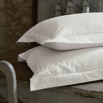 Linnea - parure de lit satin de coton concerto taie 50x70 cm a rayures 280x240 cm Linnea - parure de lit satin de coton concerto taie 50x70 cm a rayures 280x240 cm