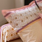 Taie d'oreiller 100% coton inouk rose / beige 65x65 cm