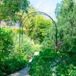 Arche de jardin en arc avec treillage noir en m�tal