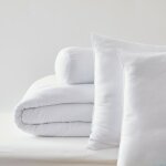 Blanreve - pack couette blanrêve 260 x 240 cm + 2 oreillers 60 x 60 + polochon 160 gamme microfibre 'douceur' ... Blanreve - pack couette blanrêve 260 x 240 cm + 2 oreillers 60 x 60 + polochon 160 gamme microfibre 'douceur' ...