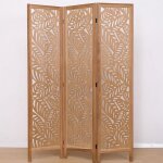 Paravent ajour�, s�parateur de pi�ce en bois avec motifs feuille, 3 pans coloris brun clair - hauteur ...