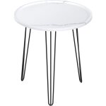 Petite table � th� sur le balcon, table d'appoint minimaliste sur la baie vitr�e du salon, petite table ...