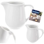 Pichet elegant en porcelaine avec poignee et bec verseur pratique