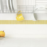 Plage - frise d�corative adh�sive, petits traits, dessin�s, jaune pastel, 5 cm x 300 cm