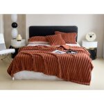 Deco in paris ? plaid en velours c�tel� �pais rouille 150x200 cm ? tissu doux et r�sistant ? �l�gance ...