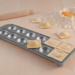 Plaque � 12 raviolis avec rouleau en bois - alice d�lice