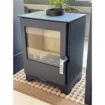 Po�le � bois 5 kw ? rendement 80, 2 % ? volume chauffable 40 - 80 m� ? sortie fum�es �150 mm ? design ...