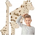 Rgle de hauteur en bois avec nom sur le mur pour mesurer la hauteur d'une girafe