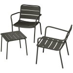 Salon de jardin en m�tal - 2 fauteuils bas empilables et une table d'appoint carr�e - gris anthracite ...