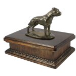 Staffordshire bull terrier, staffik, staffi - urne pour cendres de chien, urne classique avec statuette, ... Staffordshire bull terrier, staffik, staffi - urne pour cendres de chien, urne classique avec statuette, ...